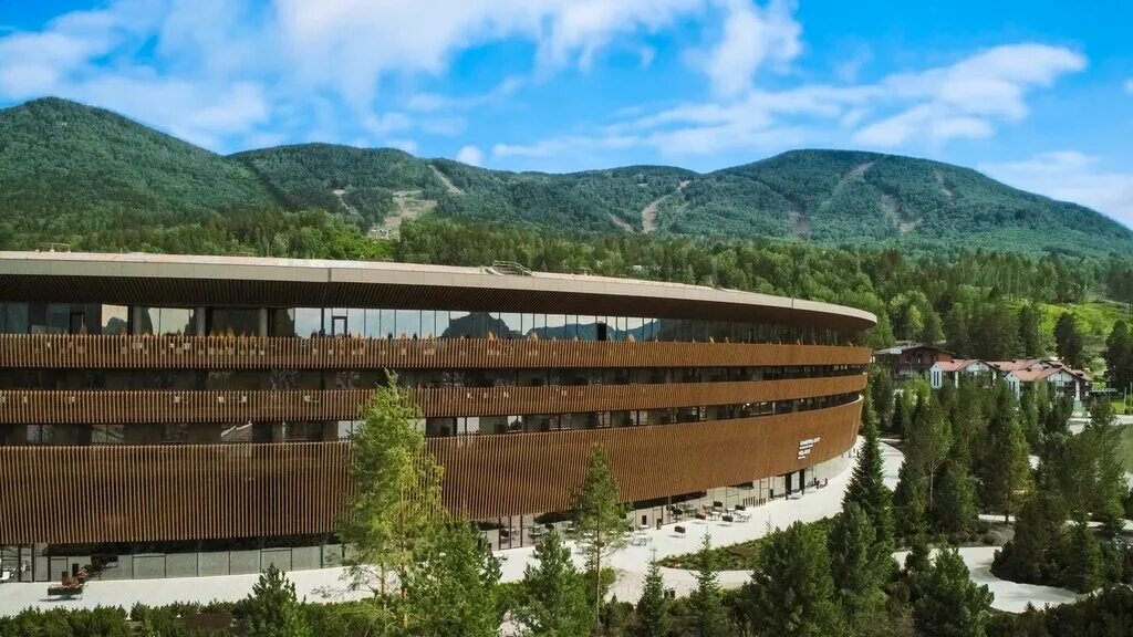 манжерок отель 5. алтай 5 звездочный отель самый большой. гостиница 5* манжерок. комплекс манжерок горный алтай. всесезонный курорт манжерок отель 5 звезд.