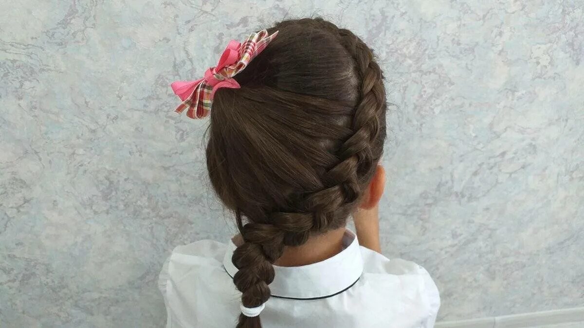 Прически в школу 4 класс девочке. Причёски для подростков девочек в школу. прически в школу старшие классы. прически в школу 3 класс. школьные прически для девочек старшеклассниц.