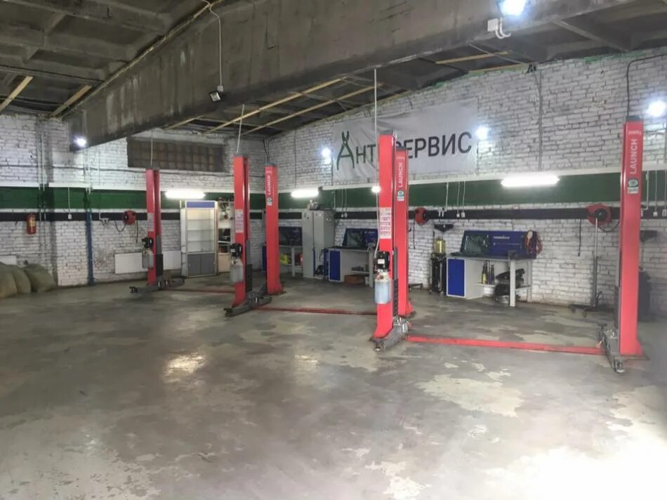 Сервис самообслуживания автомобилей спб. Автомастер на автосервисе. Гараж сто краснодар. Автосервис самообслуживания. Garage сервис спб.