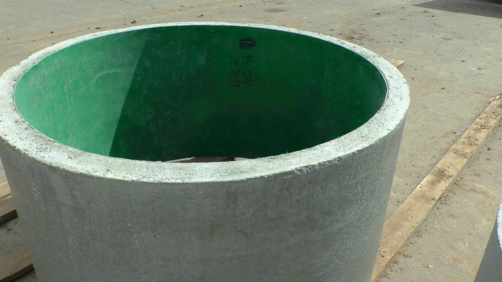 Кольца бетонные для канализации 1500мм цена. КС 20-9 кольцо железобетонное. Кольцо КС 15-9. Кольцо с футеровкой бетонное КС 20-9 футеровочное. Кольцо КС-15-9 футерованный.
