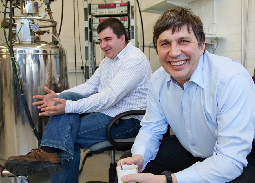 гейм и новоселов нобелевская премия. андрей константинович гейм. андре гейм и константин новосёлов. гейм и новоселов нобелевская премия. андрей гейм и константин новоселов нобелевская премия.