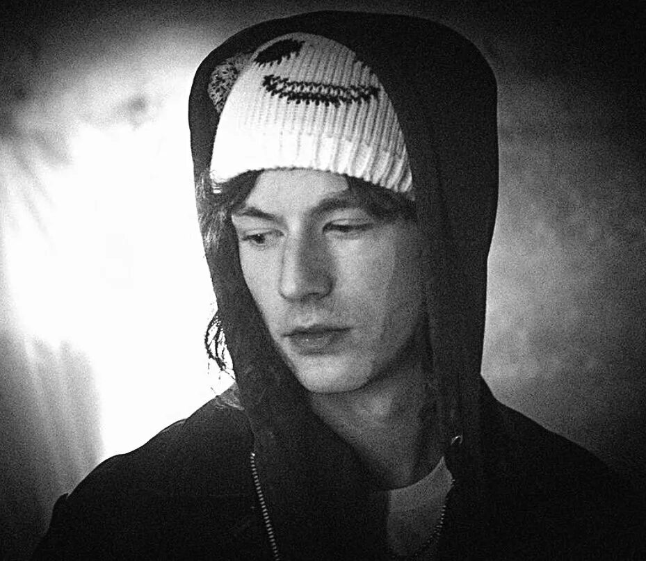 Bladee ecco2k. Bladee. блейд рэпер. thaiboy digital рэпер.