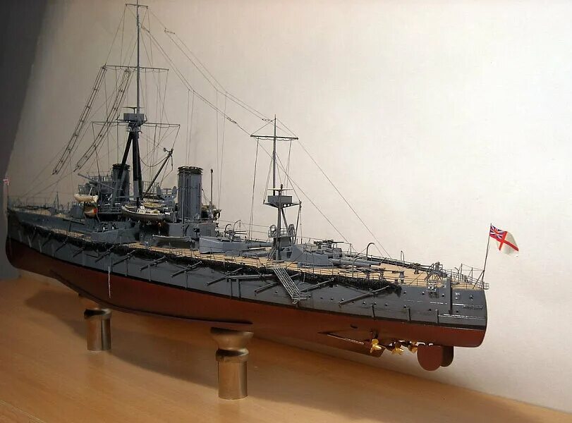 Hms dreadnought 1/350. Линейный корабль дредноут. Hms kent (1:350). Hms dreadnought 1/350. Дредноут корабль 1906.