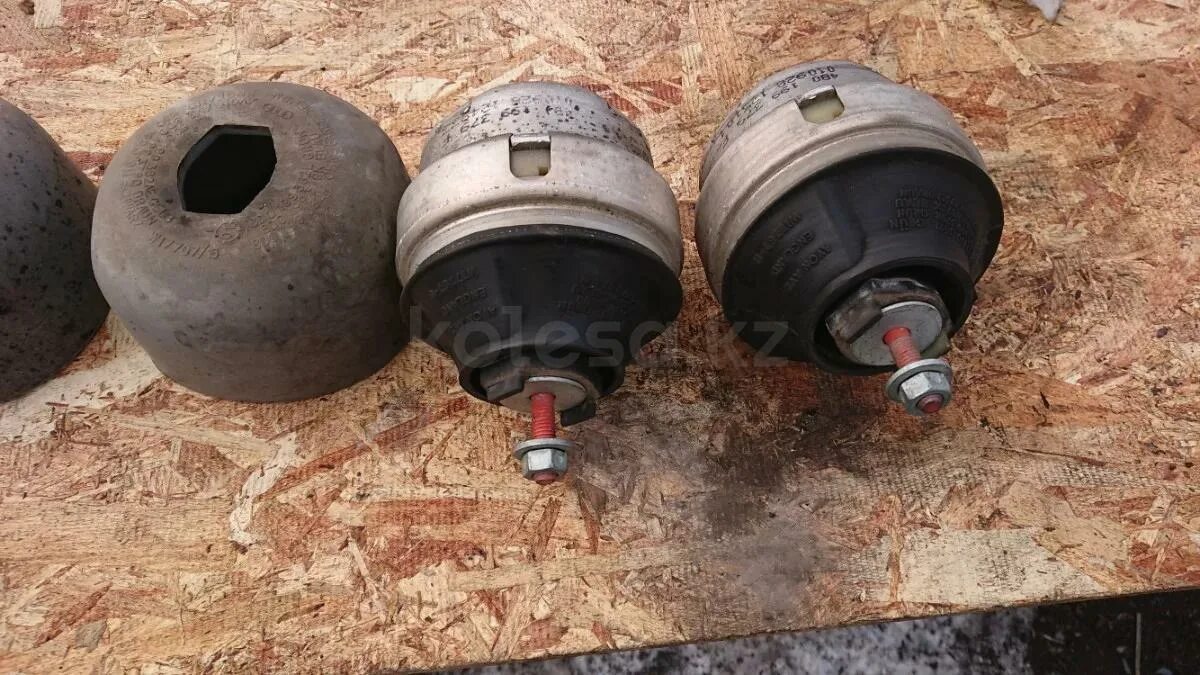 Подушки двигателя ауди а6 с5 2. Подушка двигателя ауди а6 с5 2. Опора двигателя ауди а8. Подушка двигателя ауди а 6 ц 5. Подушки двс ауди а6 5с 2,4.