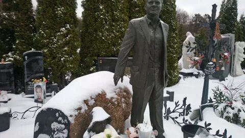 Могила 2010