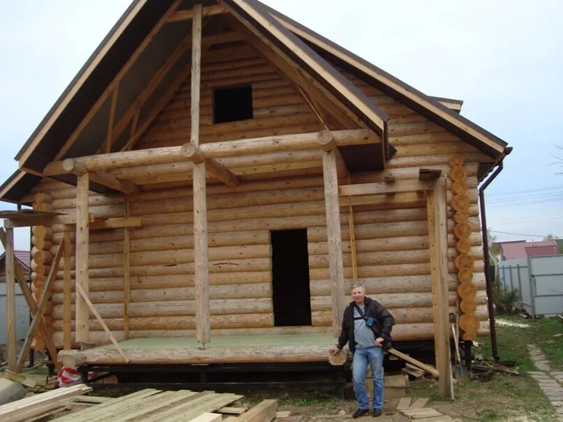 Нижегородские срубы. Сруб из рубленного бревна. Карельская сосна оцилиндрована. Баннер срубы. Нижегородские срубы.