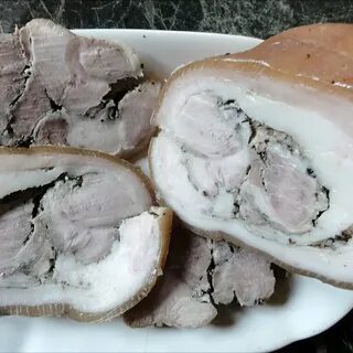 Рулет из брюшины свинины в шелухе