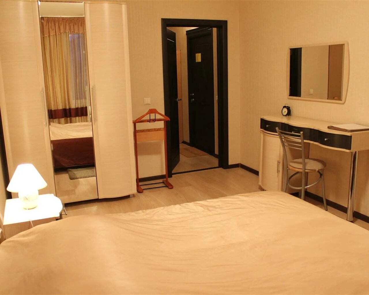 Гостиница звездная марьина роща. Отель звездный москва вднх. Алекс отель пулковская 8. Номер эконом одноместный. Звездная 3 санкт петербург.