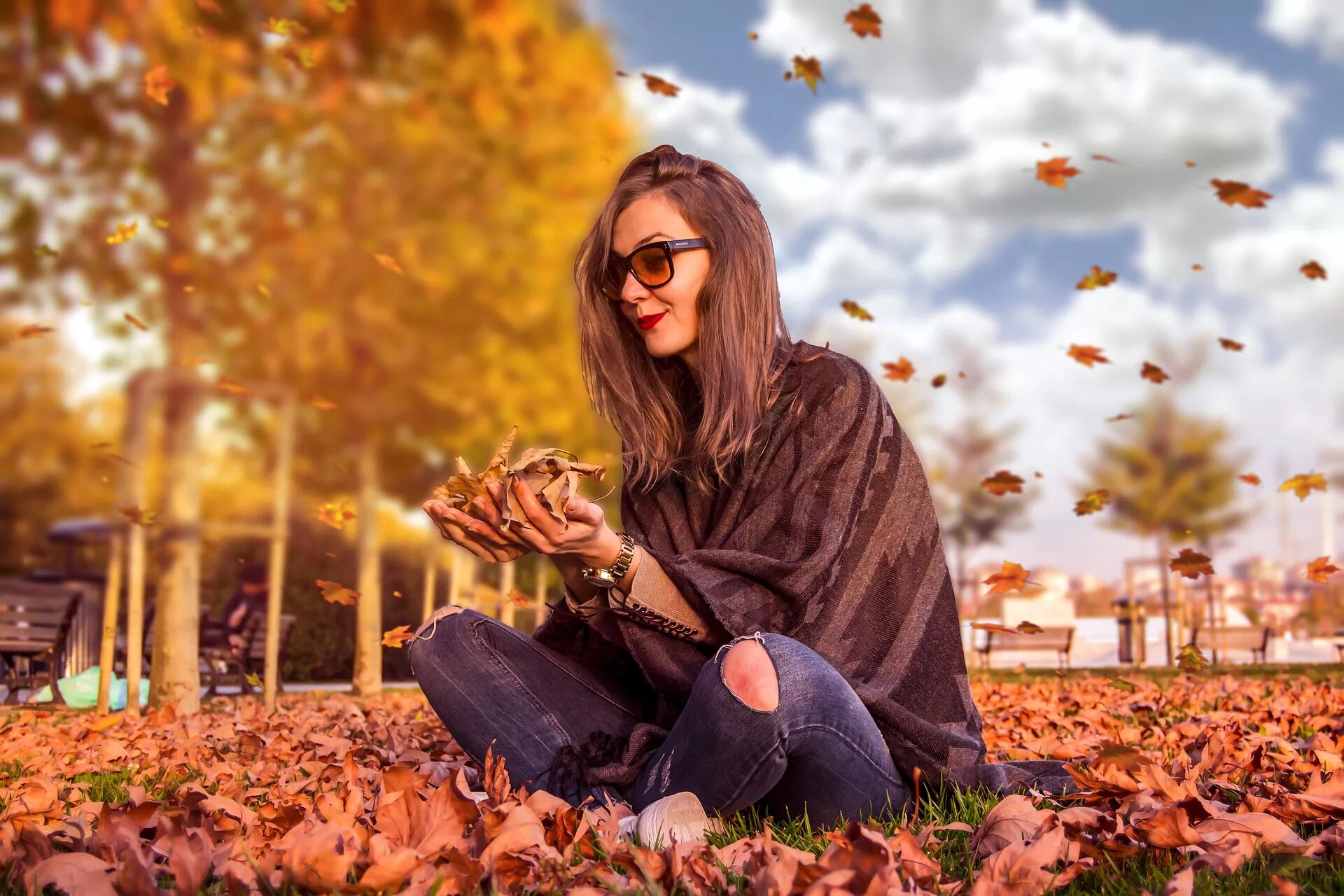 Осенняя фотосессия. Осенила мысль. Осенняя фотосессия. Девушка в осеннем лесу. Идеи для осенней фотосессии в лесу.