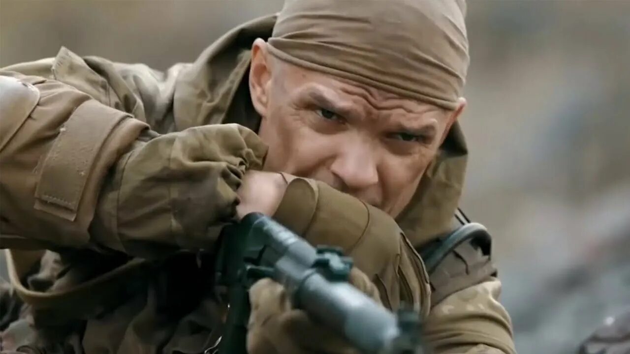 Русский боевик черный. Черный пес фильм 2019год. военный боевик русский 2022. русские боевики 2019 которые уже. военный фильм и была война.
