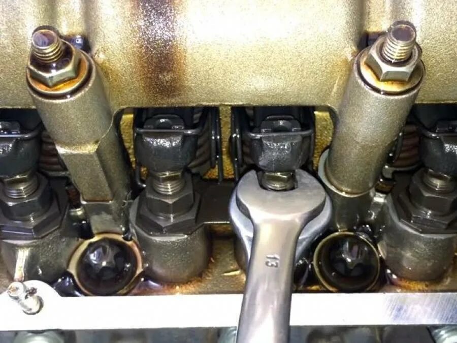 Отрегулировать клапана на ваз 2107. Клапана ваз 2107. Регулируем клапана на ваз 2107. Клапана двигателя ваз 2107. Порядок выставления клапанов на ваз 2107.