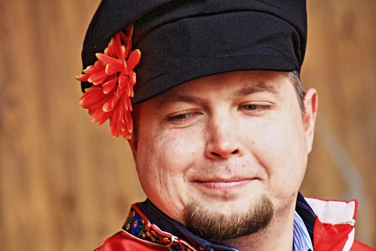 тотомару минова. первый парень на деревне фильм. любовь интимная близость. парень и девушка целуются. любовь подростков.