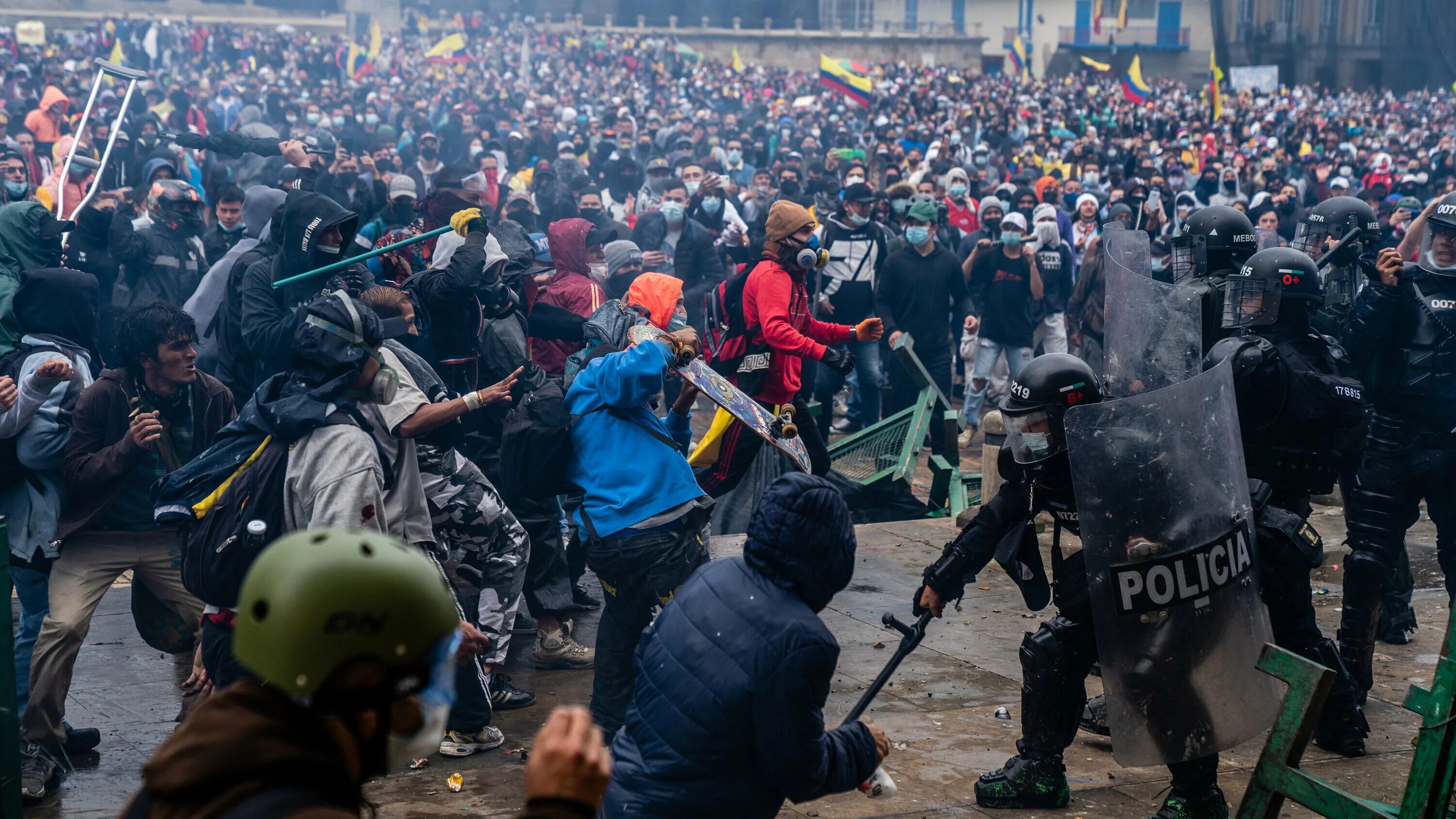 Политические массовые беспорядки. Массовые беспорядки Колумбия.