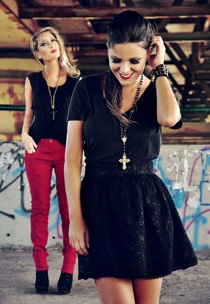 платье на вечеринку. тематические вечеринки. можно одеться на вечеринку. глэм рок стиль. фэшн вечеринка.