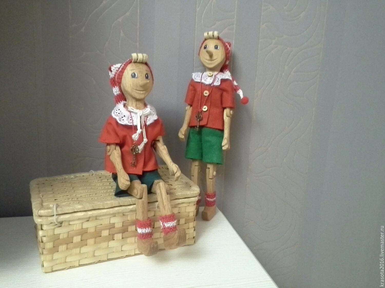 Буратино кукла. Деревянная игрушка буратино. Игрушка буратино bochart. Деревянная кукла буратино. Деревянная игрушка буратино.