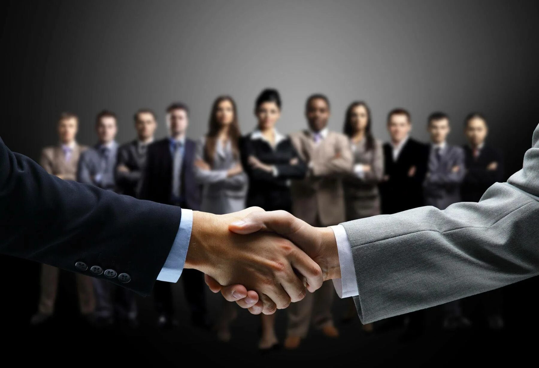 Client handshake. Партнерство в бизнесе. Сотрудничество в коллективе. Бизнес сотрудничество. Сотрудничество с партнерами.