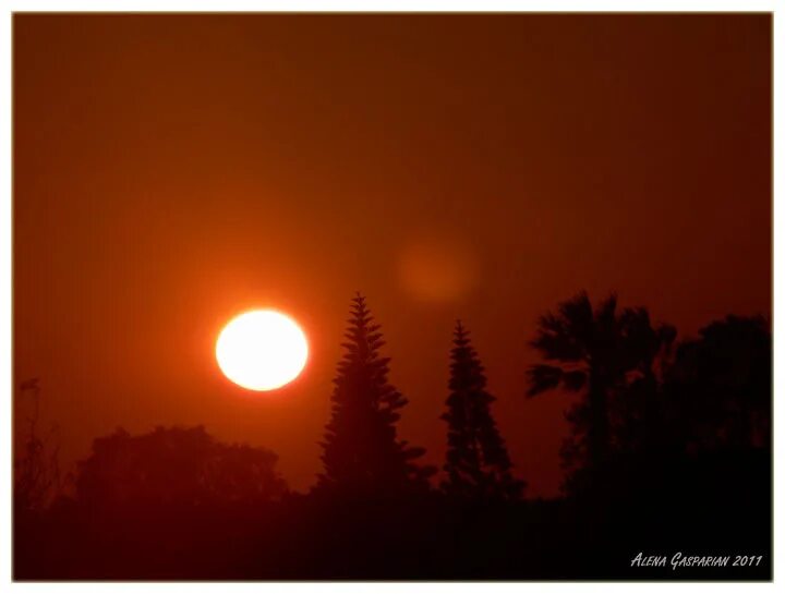 таблица восхода солнца. 28 января заход солнца. увильды. оранжевый закат. закат солнца.