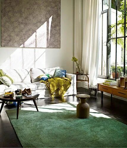 Зеленый ковер в интерьере гостиной Image result for vintage reiko green nuloom Green rug bedroom, Bedroom green, Em