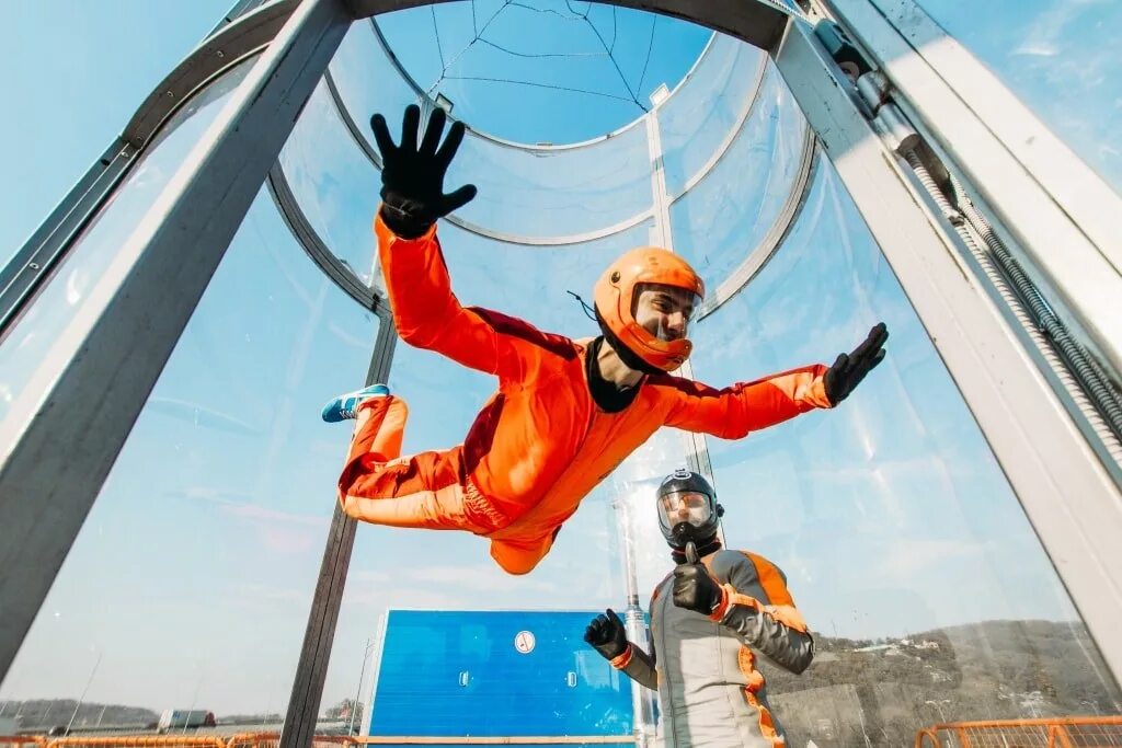 Аэродинамика труба. Аэродинамика труба. Аэротруба свободный полет. Аэродинамическая труба для автомобилей. Аэродинамичная крыша.