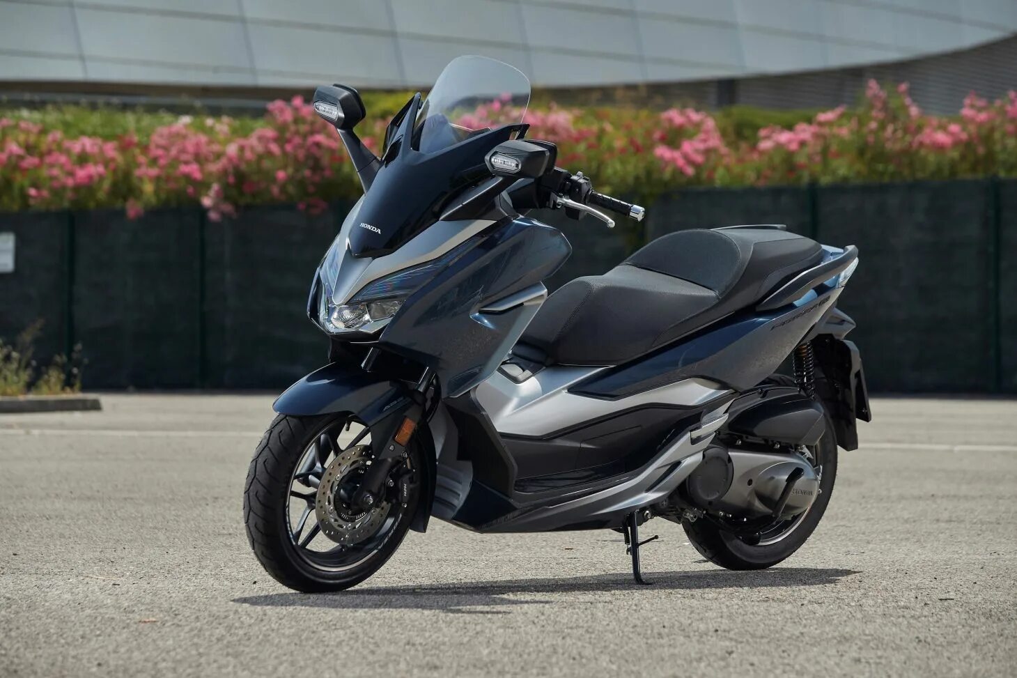 Скутер 300 кубов. Honda Forza 300. Honda Forza 300cc. Honda Forza 300 2019. Honda Forza 250.