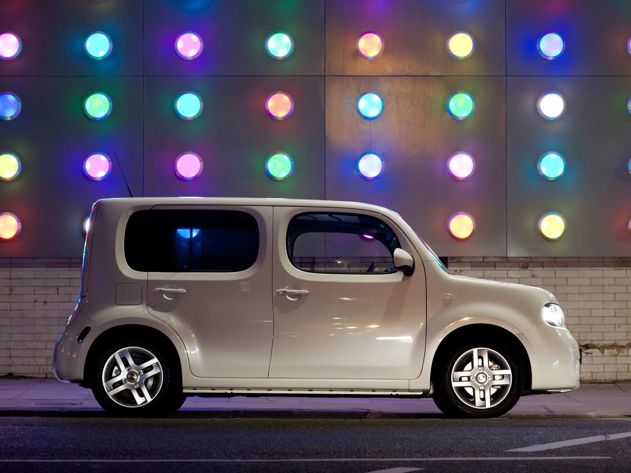 Cube машина. Nissan Cube 2009. Ниссан куб z12. Nissan Cube z12 2010. Ниссан куб z12 фисташка.