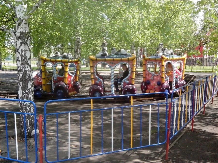 Сквер феникс борисоглебск. Городской парк культуры и отдыха борисоглебск. Борисоглебск парк культуры и отдыха. Парк культуры борисоглебск. Борисоглебск сквер ротонда.