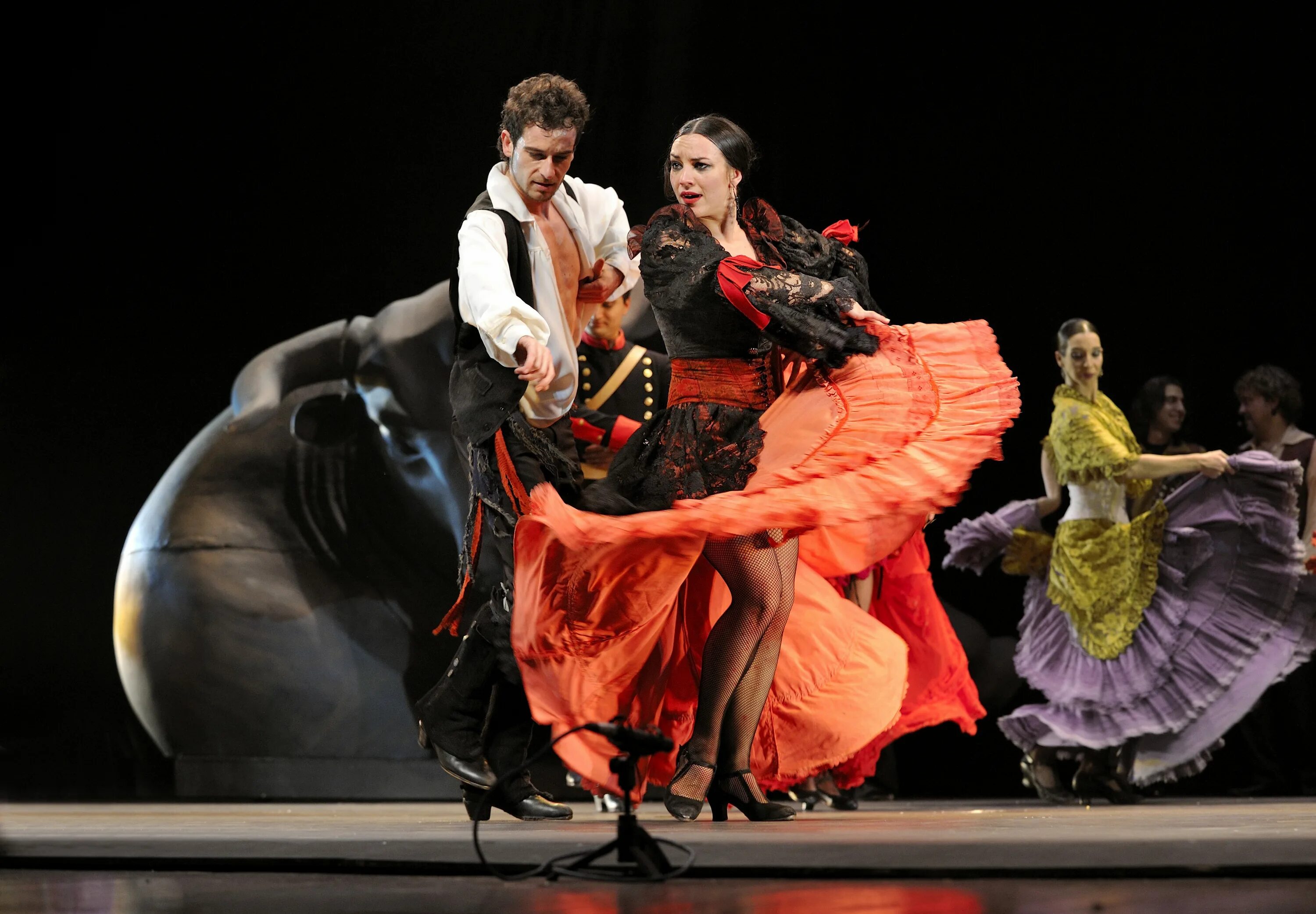 танцовщик фламенко. васил горанов фламенко. виды испанских танцев. столица фламенко. виды испанских танцев.