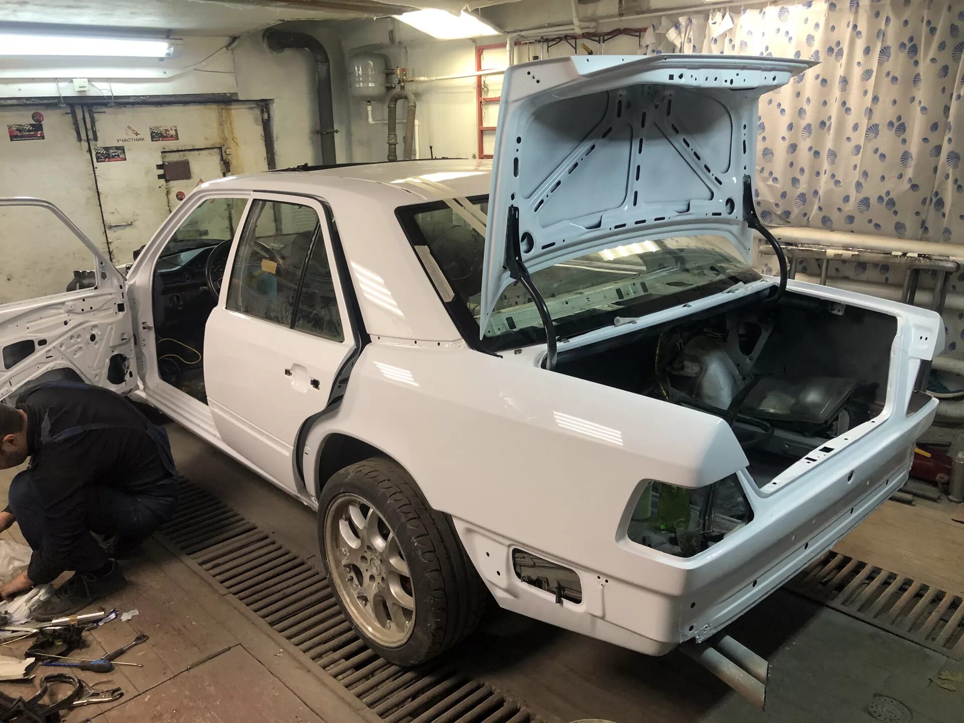 W124 покраска кузова. Турбо мотор ваз 16кл. Сборка салон мерседес 124. Сборка 124. Ан-124 ссср.