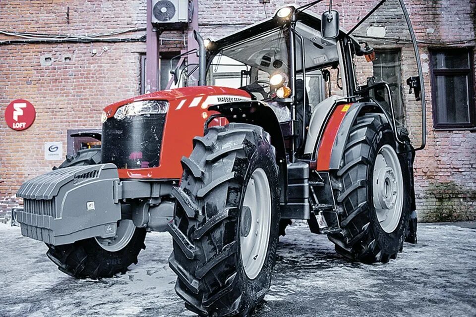 Трактор massey ferguson mf 6713. Массей фергюсон 6713. Трактор massey ferguson 8737. Массей фергюсон 6713. Трактор massey ferguson 6713.