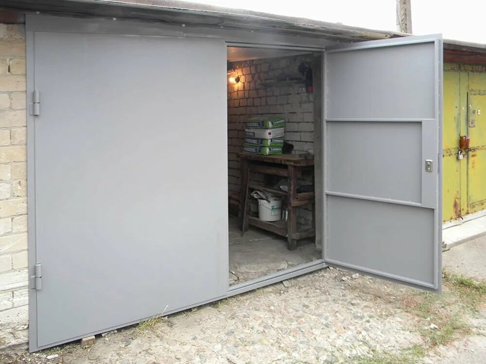 Ворота распашные вр 3030-ух л1. Металлические ворота для гаража. Normstahl гаражные ворота. Распашные ворота установка гараж. Распашные гаражные ворота своими руками чертежи.