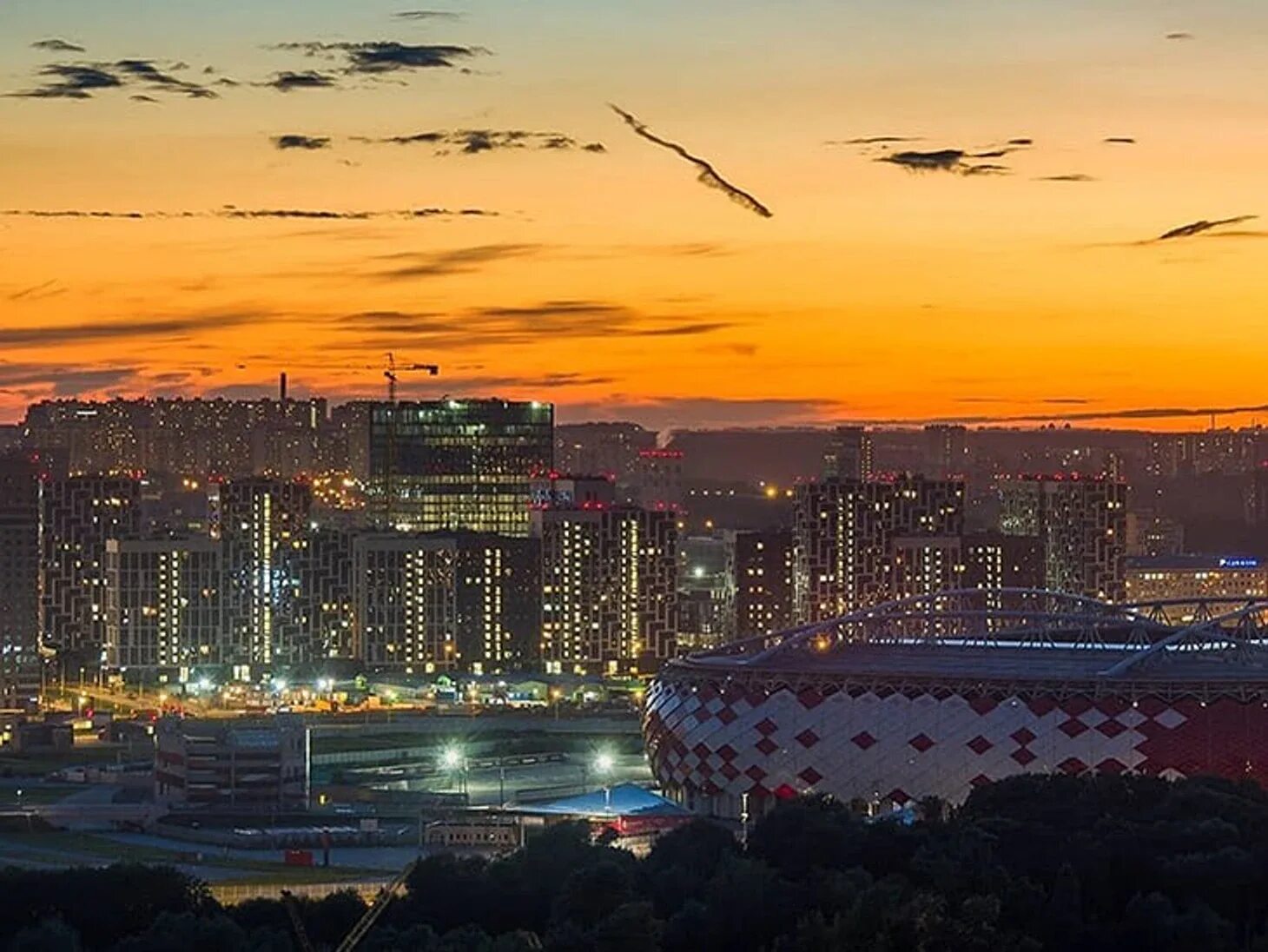 Ночное тушино. Восточный мост тушино. Парк северное тушино вечером. Парк тушинский ночью. Северное тушино ночью.