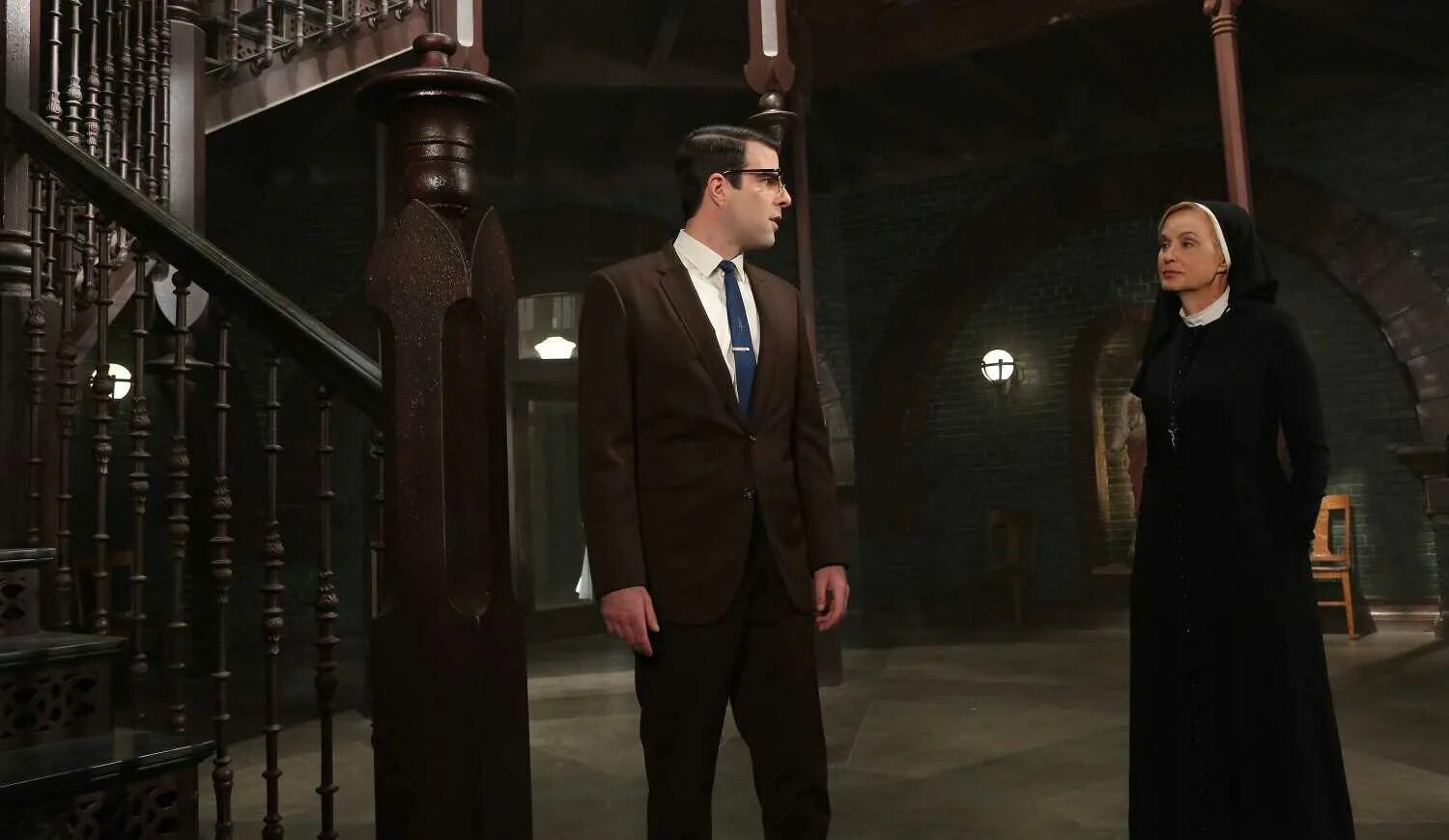 Эмма полсон в аиу. American horror story 9 сезон. Американские истории ужасов сериал 2021. American horror story 5 сезон. Американская история даты выхода серий.