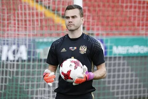 Акинфеев сколько сухих матчей