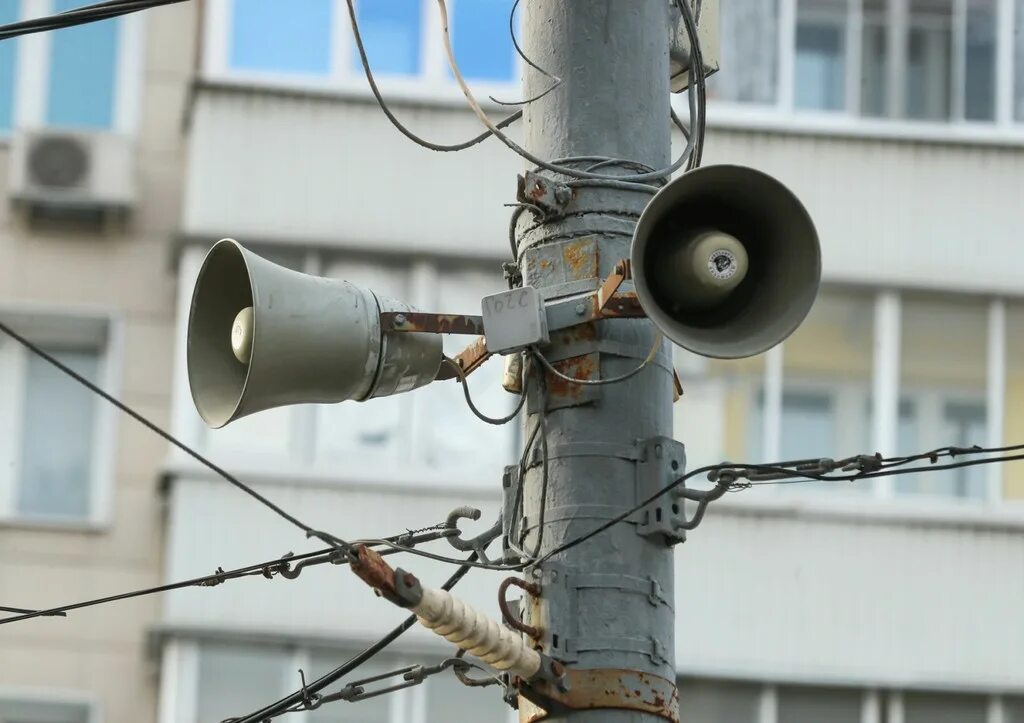 Учебная воздушная тревога пенза. Электросирена региональной системы оповещения. Сигнал воздушная тревога. Учебная воздушная тревога пенза. Громкоговоритель уличный.