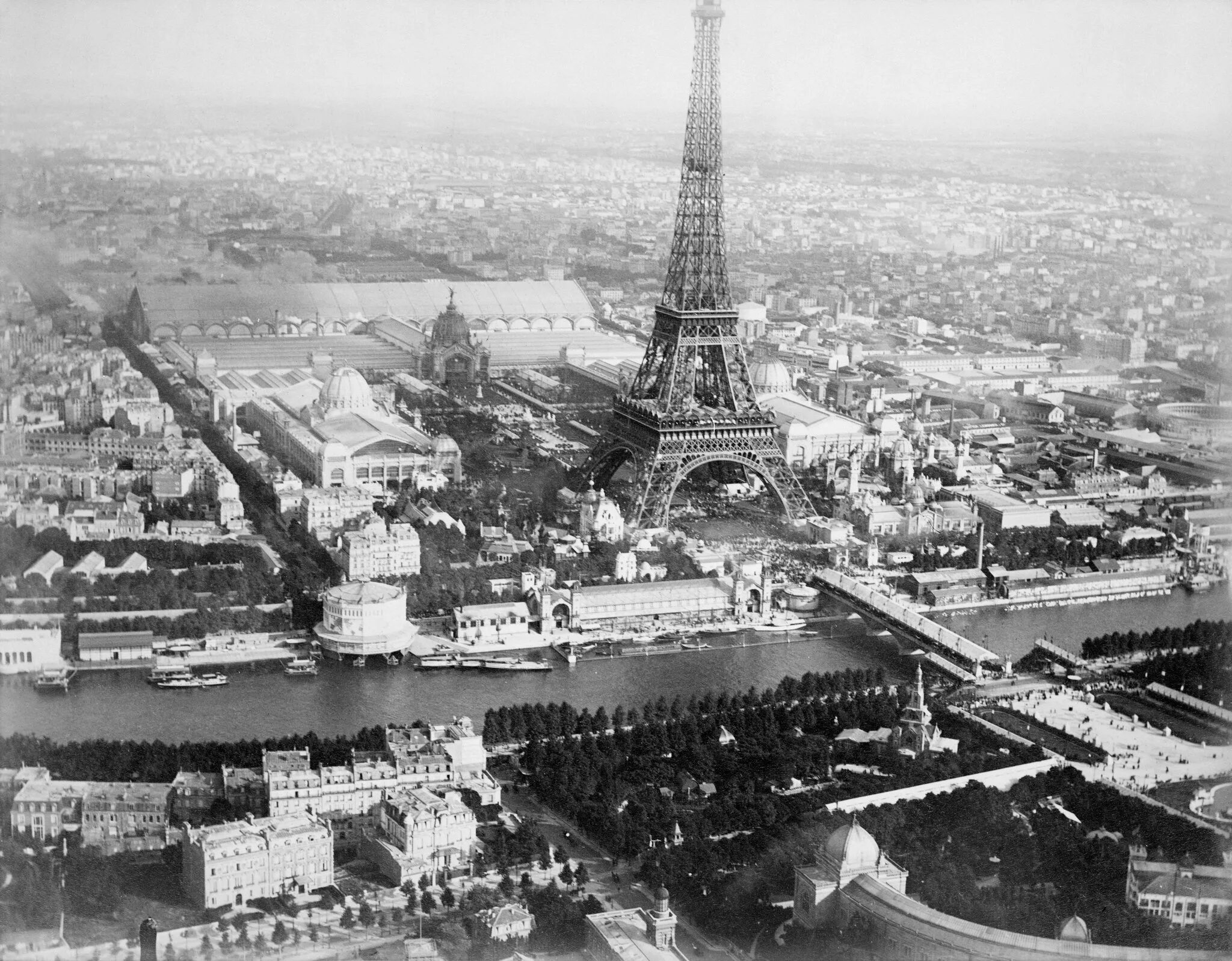 Франция 1800. 1889 Год Париж. Эйфелева башня, Париж, 1889 г. Эйфелева башня 1889 год. Париж 19 век Эйфелева башня.