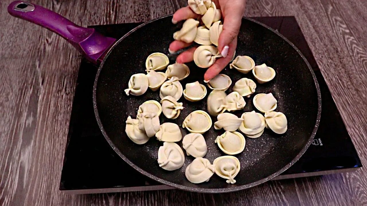 Пельмени на ужин. Пельмени вкусный ужин. Пельмени на обед. Тарелка вкусных пельменей.