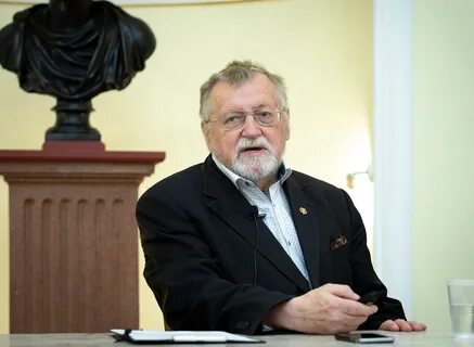 Почетный академик