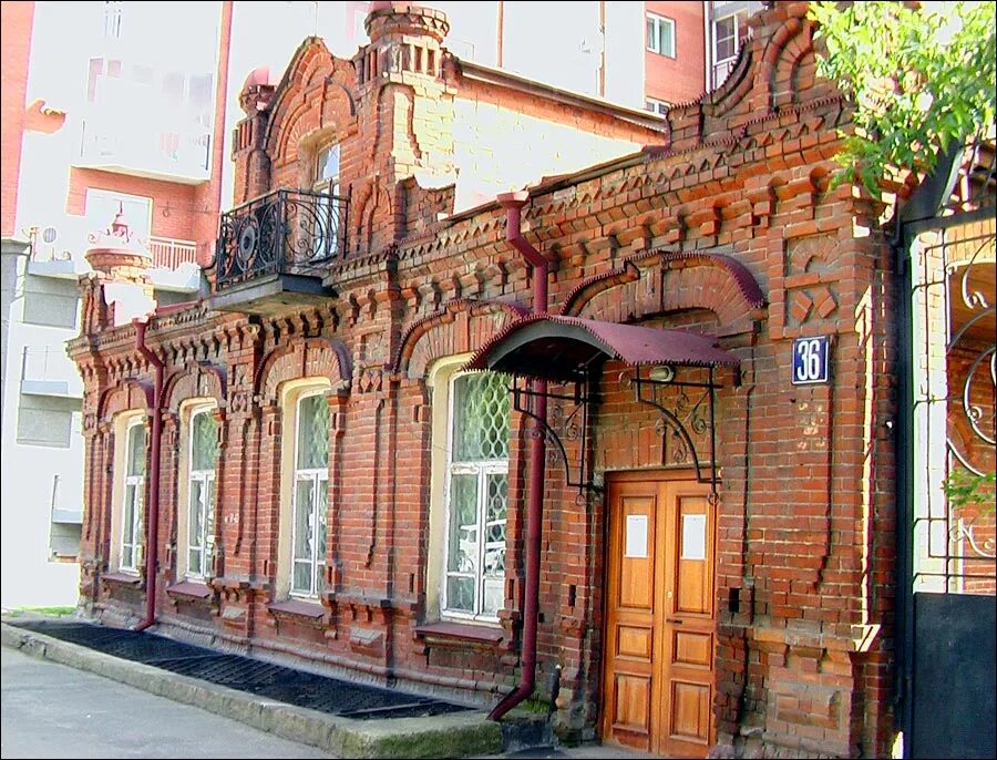 Памятники архитектуры НСК. Архитектура города Новосибирска. Памятники архитектуры Новосибирск старый дом. Памятник архитектуры на ул. Якушева Новосибирск. Памятники архитектуры города новосибирска