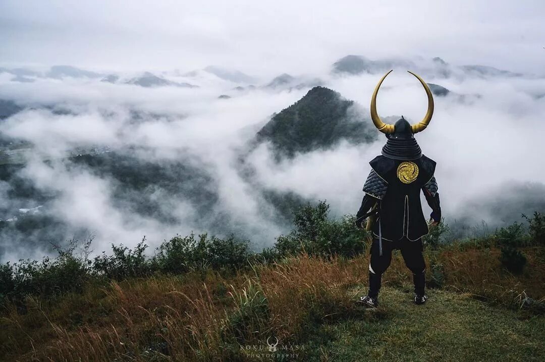 Самурай концепт. Ронин с нодати. Огромный самурай. Самурай спереди. Самурай бойко.