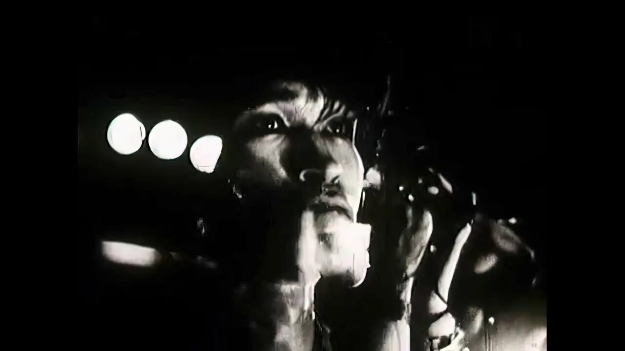 Цой ночь слушать. Виктор цой спокойная ночь. Группа кино спокойная ночь. Виктор цой белая ночь. Виктор цой спит.