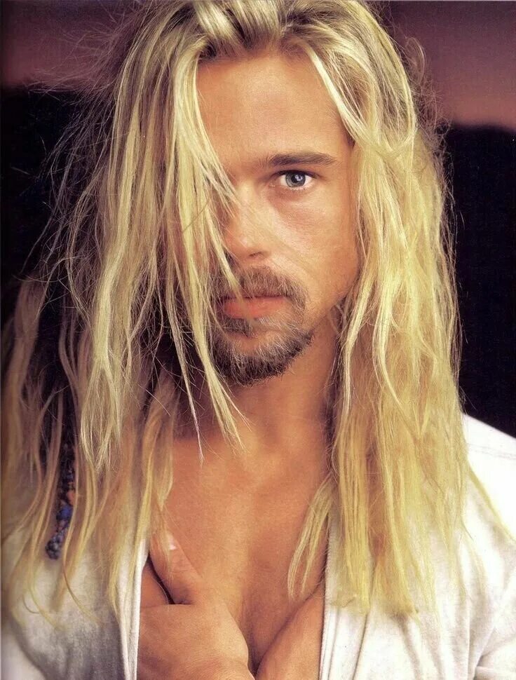 Брэд Питт. Брэд Питт с длинными волосами. Брэд Питт (Brad Pitt) длинные волосы. Брэд Питт 1994. Брэд питт волосы