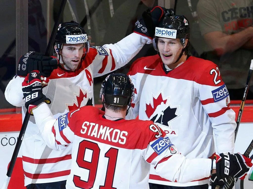 Хоккейная команда canada. Хк канада. Молодёжная сборная канады по хоккею с шайбой. Сборная канады по хоккею на олимпиаде 2022. Кори перри сборная канады.