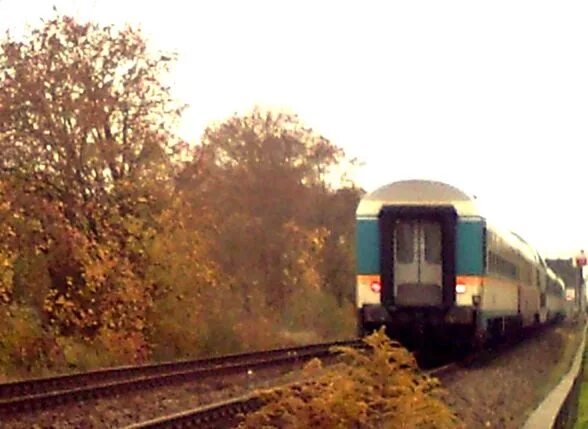 Вагон уходящего поезда. Уходящий вагон поезда. Последний вагон поезда. Последний вагон уходящего поезда. Последний вагон электрички.