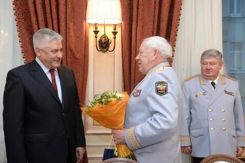 Колокольцев снят