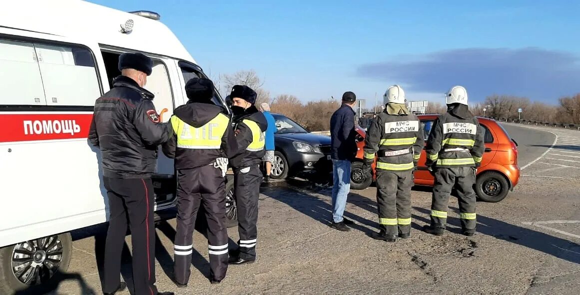 Что случилось сегодня в астрахани. Авария Астрахань Зеленга. Авария Астрахань Зеленга трасса. Астраханская область авария в Зеленге. Авария 24.07 2021 Астрахань.