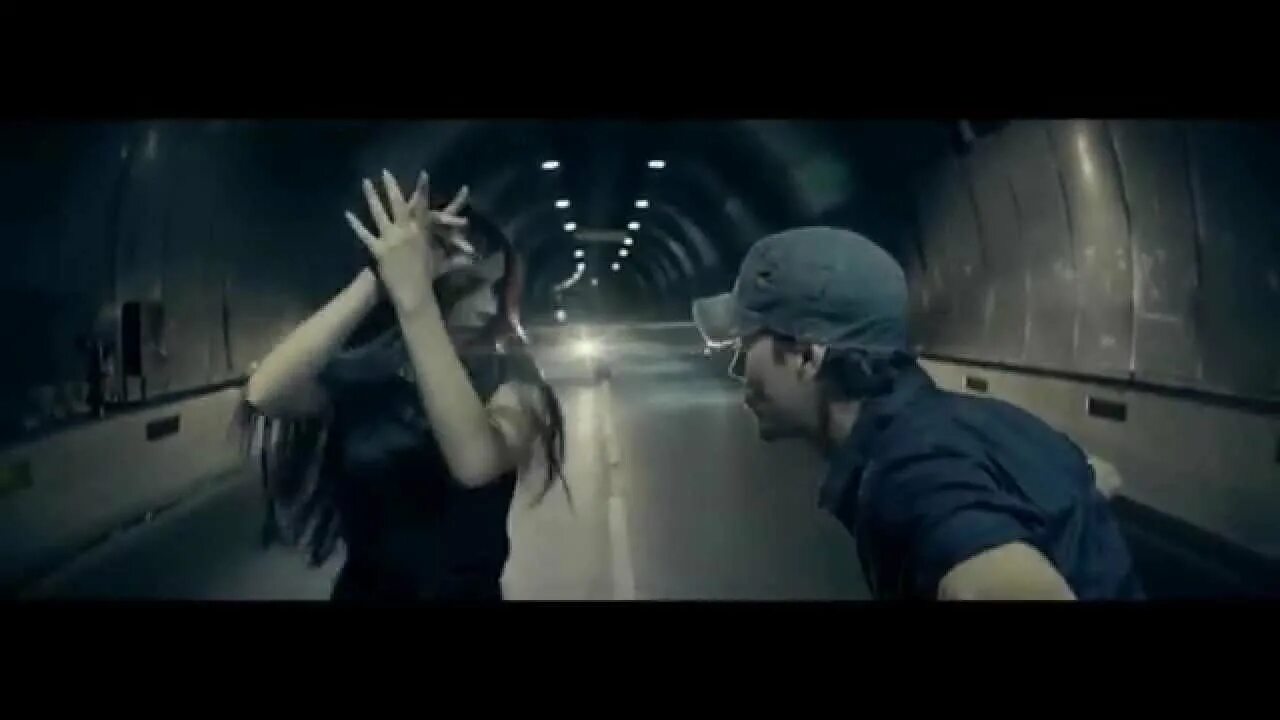 Байландо перевод. Enrique Iglesias bailando клип. Девушки из клипов Enrique Iglesias. Энрике Иглесиас клипы байландо. Байландо Иглесиас итансофшича.