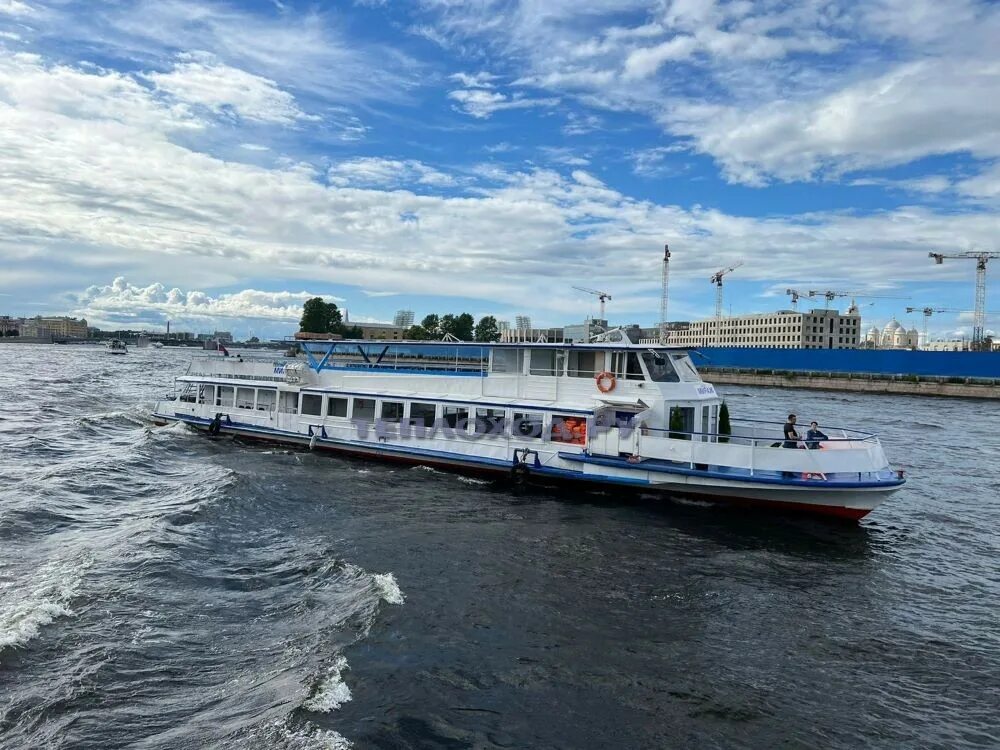 Балтийский круиз экскурсия спб. Теплоход москва 187. Теплоход москва 178. Двухпалубный теплоход «москва 178». Теплоход москва 178.