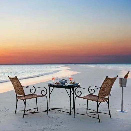Стол на пляже фото Pin by Andrea Tavío on Beach house, beach life ☀ Maldives tourism, Maldives, Tou