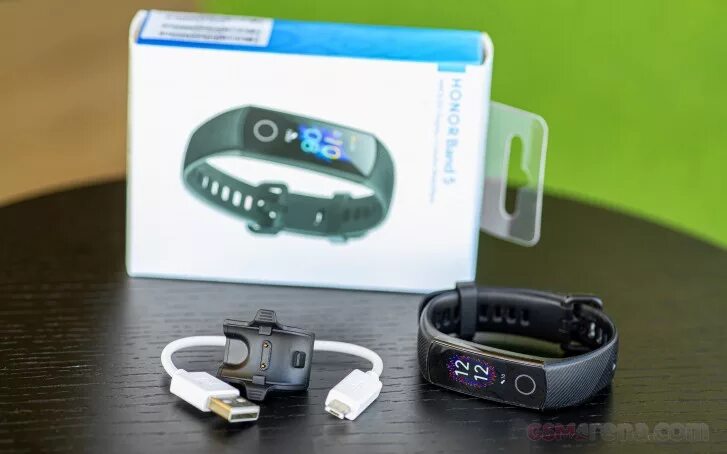 Телефон не видит браслет. Хонор б5 фитнес браслет. Honor Band 5 комплектация. Honor Band 5i. Honor Band 5 коробка.