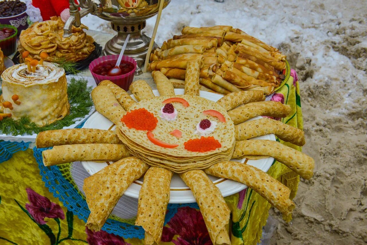 блины в школу на масленицу. украсить стол на масленицу. блины в школу на масленицу. блины. украшение блинов на масленицу.